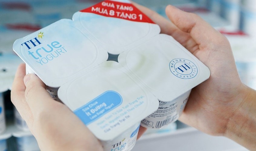 Lốc 4 hộp sữa chua ít đường TH true YOGURT 100g (từ 1 tuổi)
