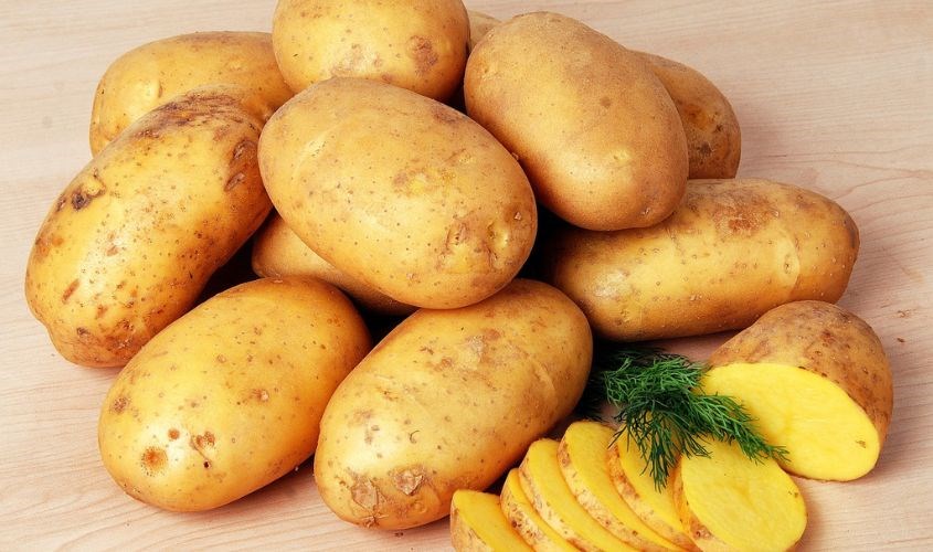 Khoai tây sống sẽ rất khô và không kết dính Khoai tây sống sẽ rất khô và không kết dính