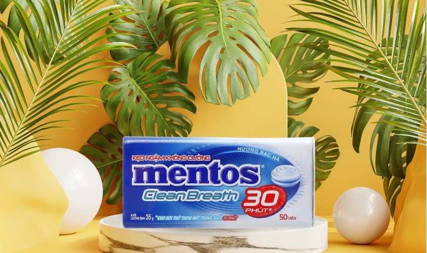 Kẹo ngậm Mentos Clean Breath hương bạc h&à; hộp 35g (từ 3 tuổi)