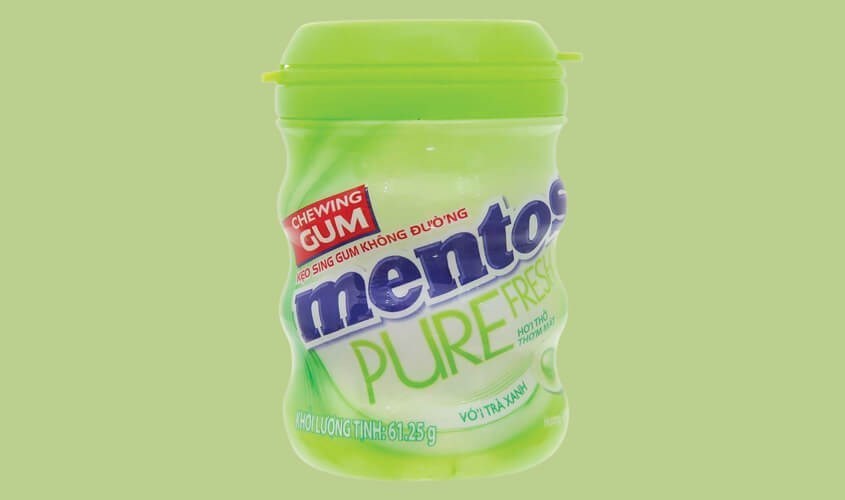 Kẹo singum Mentos Pure Fresh hương lime mint và trà xanh hũ 61.25g