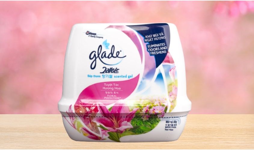 Sáp thơm Glade hương cỏ hoa 180g