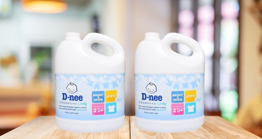 Nước giặt quần áo cho bé D-nee Trắng hương thơm dịu nhẹ can 3 lít