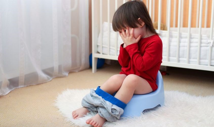 Bé bị tiêu chảy khi dùng quá nhiều sữa óc chó Bé bị tiêu chảy khi dùng quá nhiều sữa óc chó