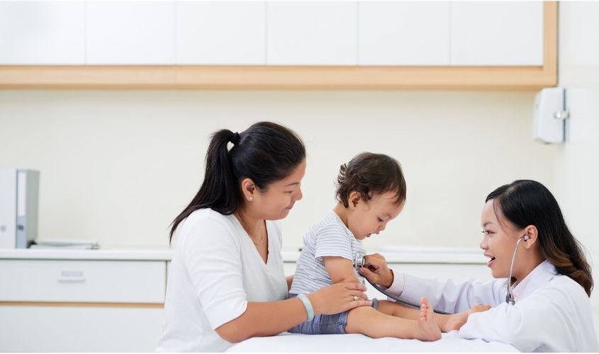 Nếu xảy ra các tác dụng phụ, mẹ nên đưa trẻ đến bác sĩ Nếu xảy ra các tác dụng phụ, mẹ nên đưa trẻ đến bác sĩ