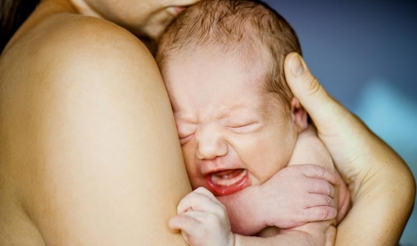 Hút mũi có thể làm tổn thương tâm lý bé