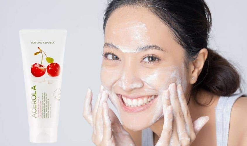 Sữa rửa mặt Nature Republic Fresh Herb Acerola Cleansing Foam có thành phần chính được chiết xuất từ quả sơ-ri