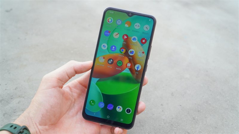 Bộ nhớ của thiết bị được hỗ trợ thẻ SD cung cấp thêm dung lượng lên tới 1TB Bộ nhớ của thiết bị được hỗ trợ thẻ SD cung cấp thêm dung lượng lên tới 1TB