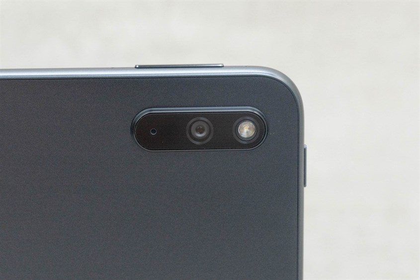 Thiết bị sở hữu cụm camera kép 13MP sắc nét