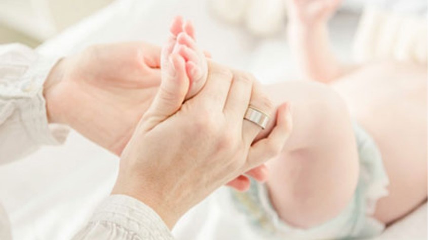 Trẻ còi xương cũng là nguyên nhân dẫn đến chân bị vòng kiềng 