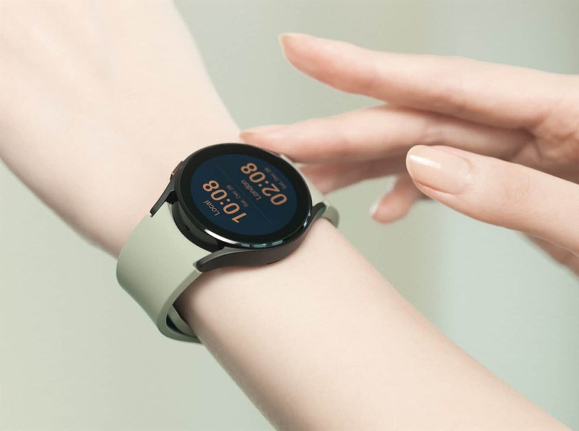 Samsung Watch 4 sử dụng khung viền nhôm và dây đeo silicone