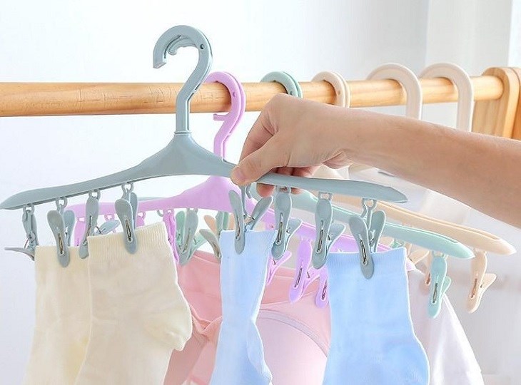 Công dụng chính của móc kẹp quần áo dùng để treo đồ