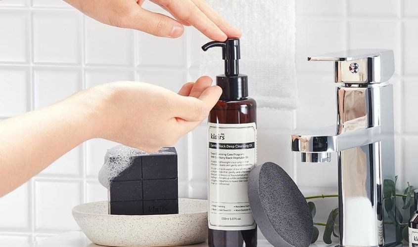 Dầu tẩy trang này được nhiều sự tin dùng của chị em phụ nữ