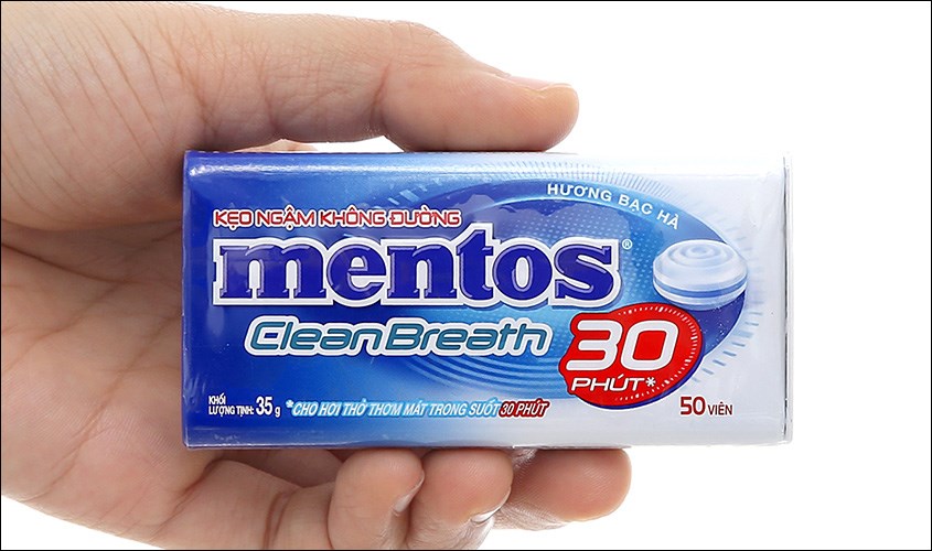 Kẹo ngậm Mentos Clean Breath hương bạc hà hộp 35g