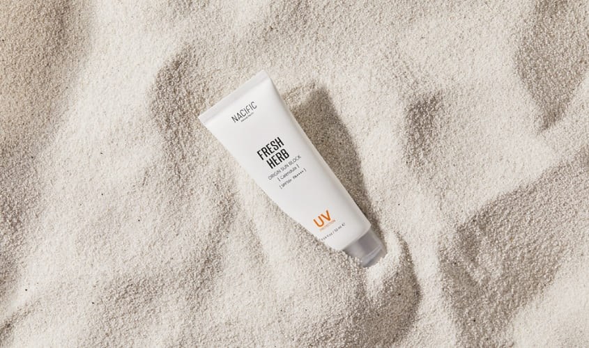 Kem chống nắng làm dịu và phục hồi da Nacific Fresh Herb SPF 50+ PA++++ 50 ml