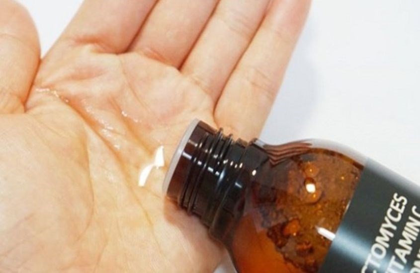 Toner Some By Mi Vitamin C có kết cấu dạng lỏng