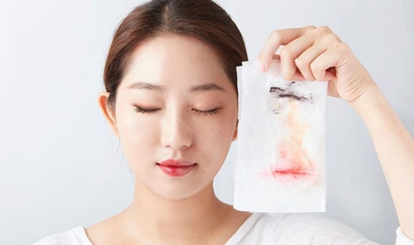 Loại bỏ hoàn toàn lớp trang điểm, làm sạch sâu bụi bẩn