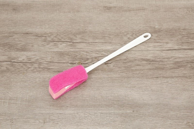 Cọ vệ sinh bình ly nhựa 3M Scotch Brite có thiết kế nhỏ gọn, đầu rửa bằng mút xốp 