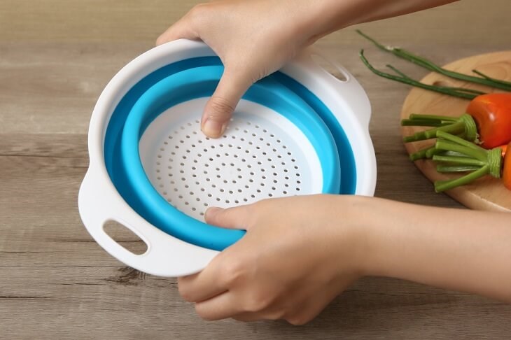 Rổ nhựa gấp gọn 20 cm BHX LD-NT704 có thể gấp gọn lại sau khi sử dụng, giúp tiết kiệm diện tích