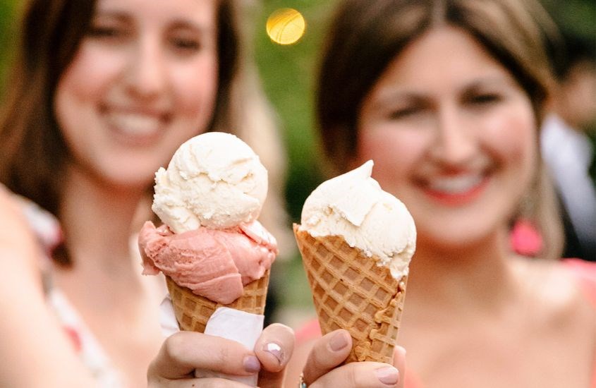 Không ăn kem nếu mẹ mắc các bệnh về đường hô hấp, tiêu hóa