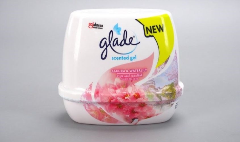 Sáp thơm Glade hương cỏ hoa 180g