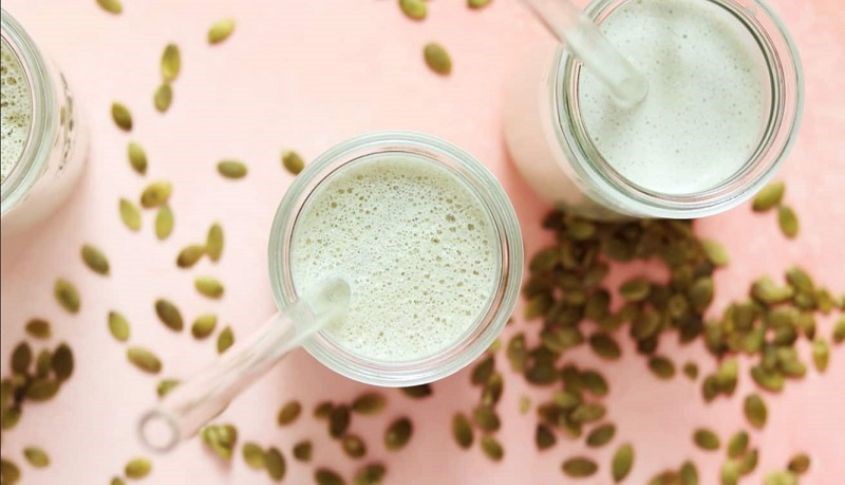 Sữa hạt bí rất tốt cho phụ nữ sau sinh và phụ nữ ở giai đoạn tiền mãn kinh