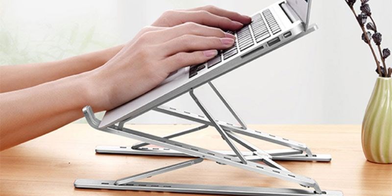 Nên ưu tiên chọn những sản phẩm được làm từ PVC, ABS, PP.