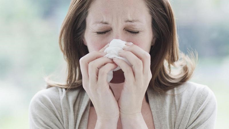 Bệnh nhân sốt siêu vi thường xuyên bị chảy nước mũi