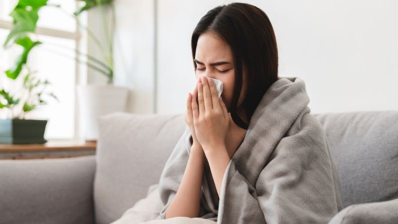 Bệnh nhân sốt siêu vi thường gặp phải cảm giác ớn lạnh