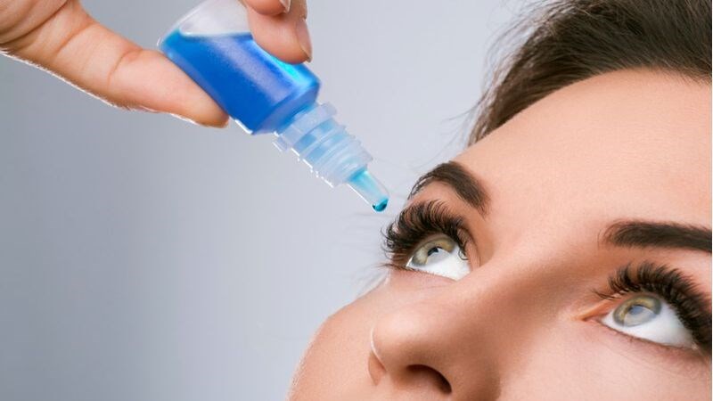 Các loại thuốc nhỏ mắt này giúp điều tiết lượng dịch do mắt tiết ra