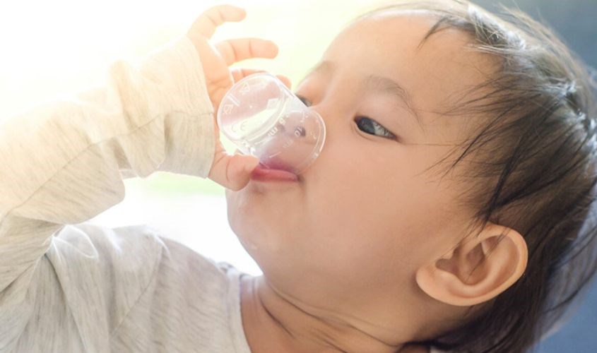 Mẹ nên lưu ý những điều trên khi cho bé sử dụng siro nha