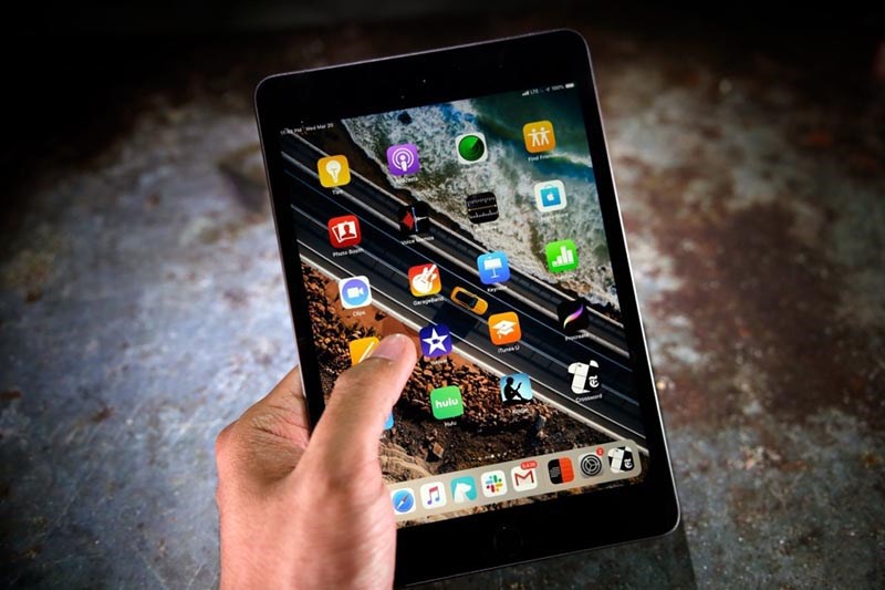 iPad Mini 5 có thiết kế nhỏ gọn với khối lượng 300g và độ dày 6.1mm