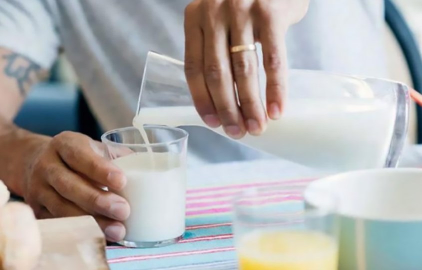Bạn chỉ nên uống 150 - 200 ml sữa mỗi ngày