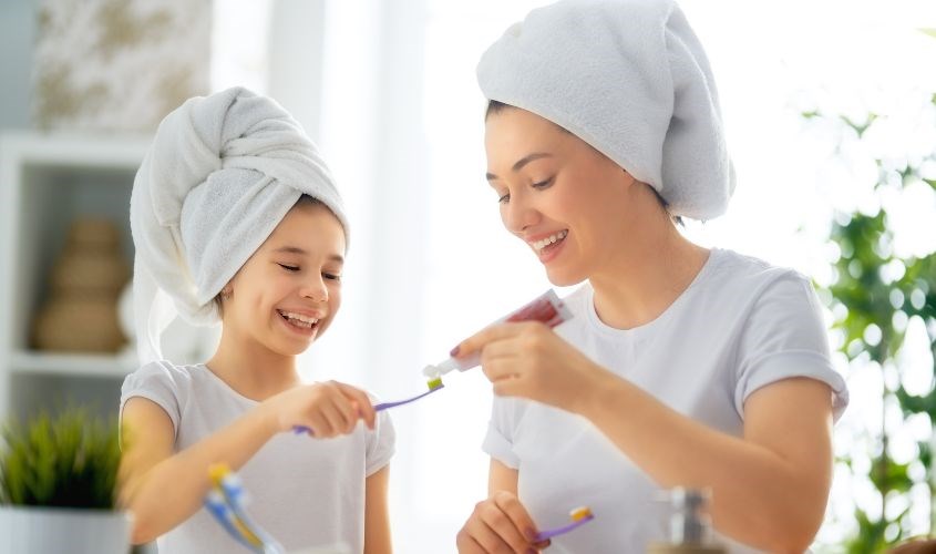 Đối với trẻ dưới 6 tuổi chỉ nên cho một lượng kem nhỏ bằng hạt đậu