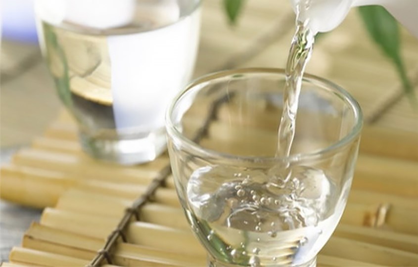 Cách xử lý tóc dầu bằng rượu