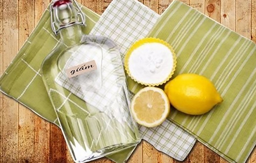 Điều trị tóc dầu, bết dính bằng nước chanh, giấm và muối