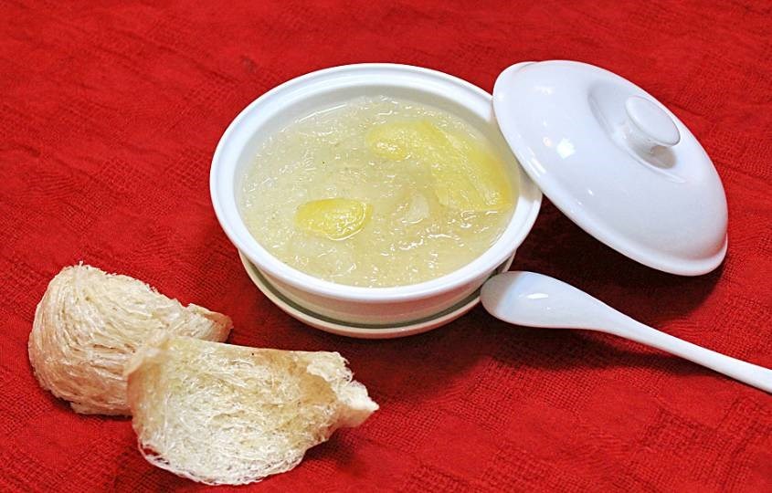 Trong 4 tháng đầu mang thai không nên ăn yến sào