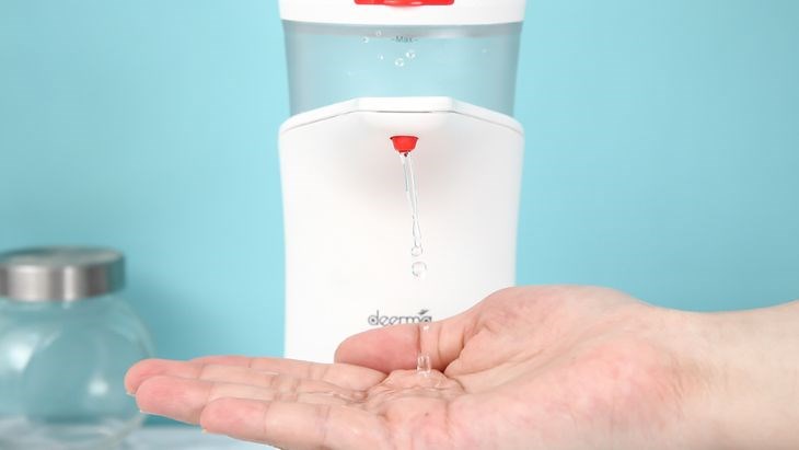 Máy rửa tay tự động có khả năng tự xả xà phòng với lượng vừa đủ, tránh lãng phí