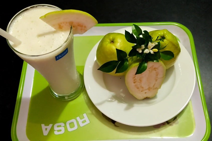 Cách làm sinh tố ổi cho bé thơm ngon