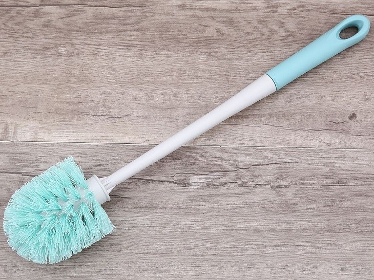 Cọ chà toilet đầu tròn thuận tiện cọ rửa theo nhiều chiều hướng
