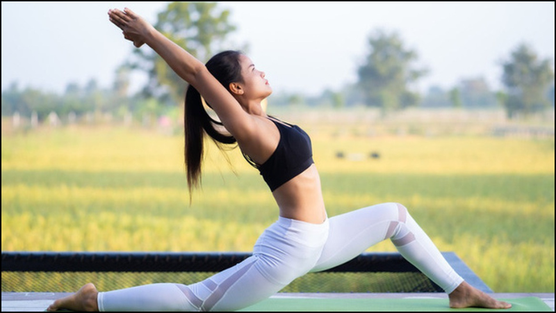 Tập yoga giúp làm dịu và hỗ trợ tiêu hóa thức ăn tốt hơn