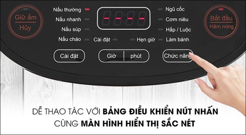 Nồi cơm điện tử AVA 1.8 lít TP40-CT01E sử dụng bảng điều khiển nút nhấn hiện đại kết hợp màn hình hiển thị giúp dễ quan sát và điều chỉnh các chế độ theo nhu cầu