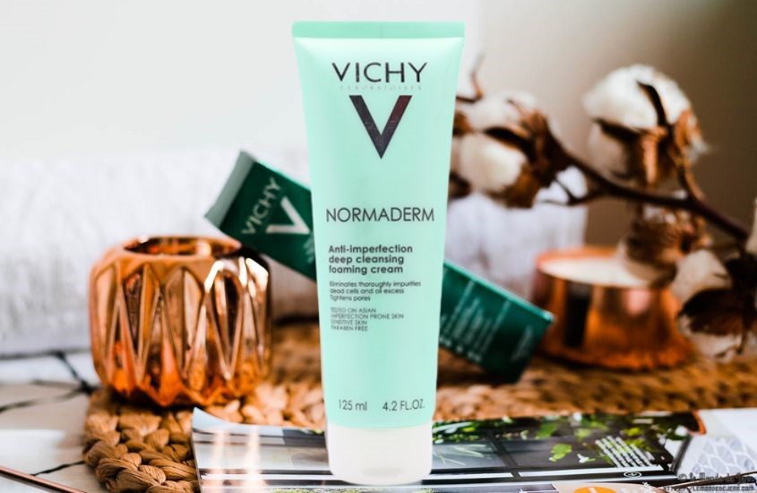Sữa rửa mặt Vichy Normaderm Anti-Imperfection có các thành phần hoàn toàn an toàn cho da phái nữ