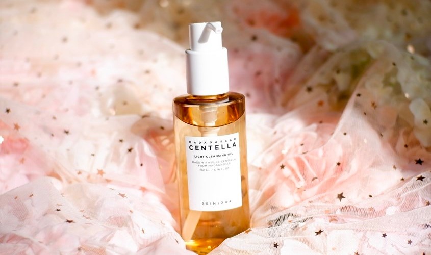 Dầu tẩy trang chiết xuất Rau Má Skin1004 200 ml