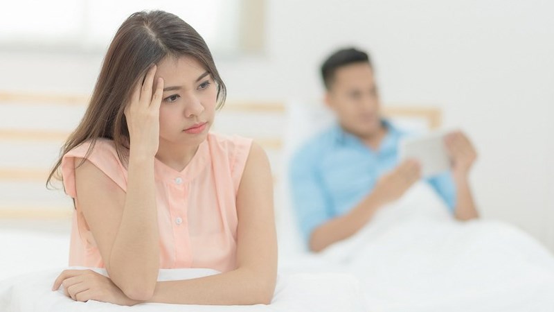 Hoạt động tình dục bị gián đoạn do tình trạng buồn tiểu liên tục
