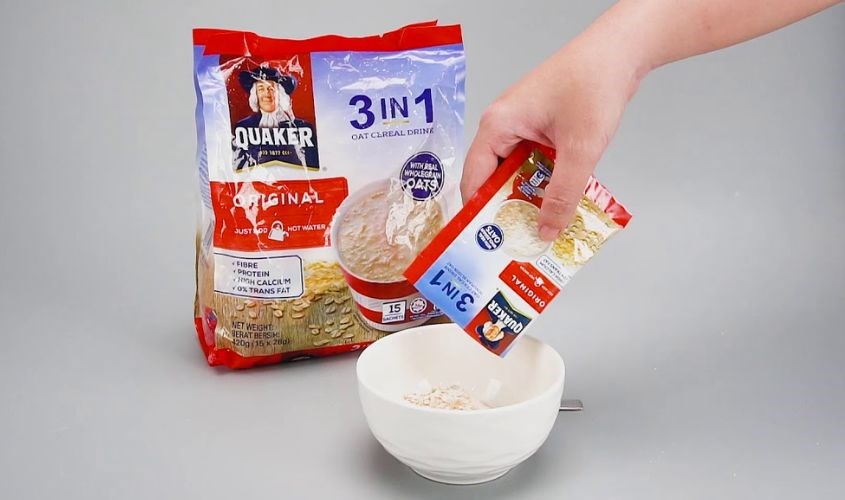 Yến mạch nguyên chất cán vỡ vị truyền thống Quaker 420g (dành cho bé từ 3 tuổi)
