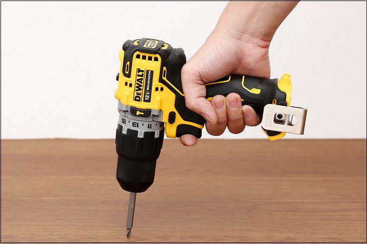 Máy khoan động lực pin Dewalt DCD706N-KR 12V có giá 1.932.000 đồng