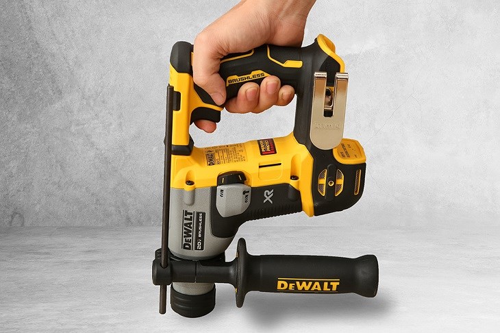 Máy khoan vặn vít động lực pin Dewalt DCD996N-KR 18V có thiết kế cứng cáp, tiện di chuyển và thao tác