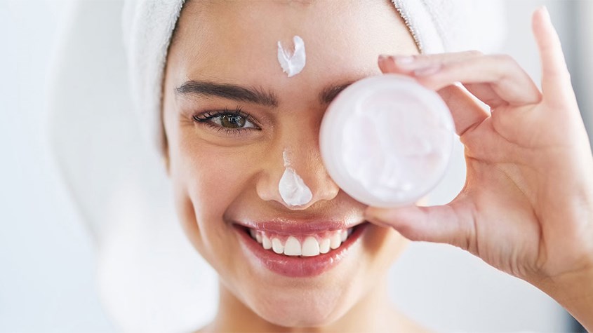 Giúp dưỡng chất từ các sản phẩm skincare hấp thụ tốt hơn 