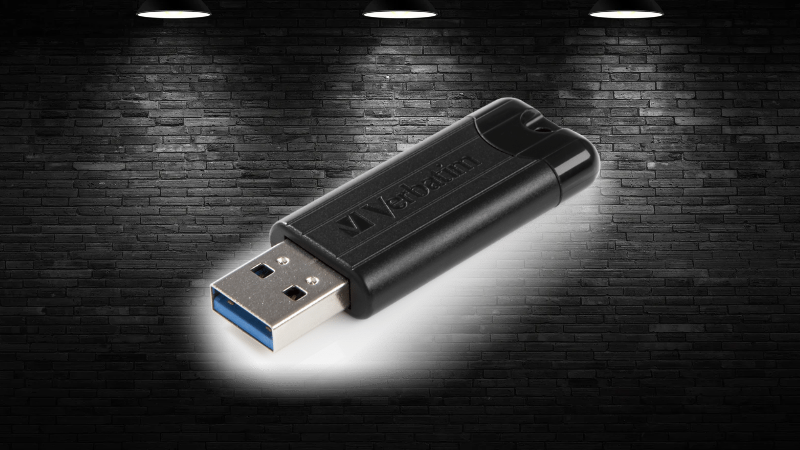 USB 3.0 với đủ loại màu sắc