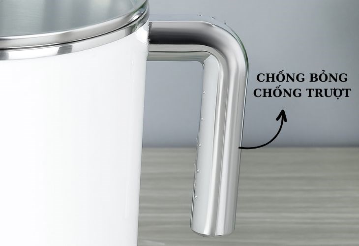 Thiết kế tay cầm chống nóng và chống bỏng, đảm bảo an toàn cho người dùng